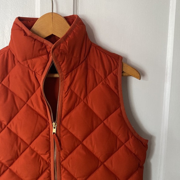 J. Crew Quilted Excursion Down Vest size XS - Picture 2 of 7